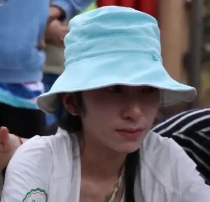 四川「發呆大賽」暴紅！24歲正妹「不笑不說話」撐6小時奪冠