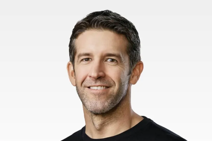 庫克卸任蘋果執行長　硬體工程資深副總裁特納斯接任