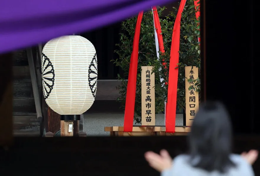高市早苗供奉靖國神社祭品　陸軍媒批「拜鬼常客」再挑釁