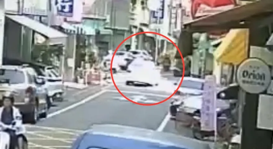 影/屏東黑白切少東遭挑斷手腳筋　遭撞車擄走畫面曝