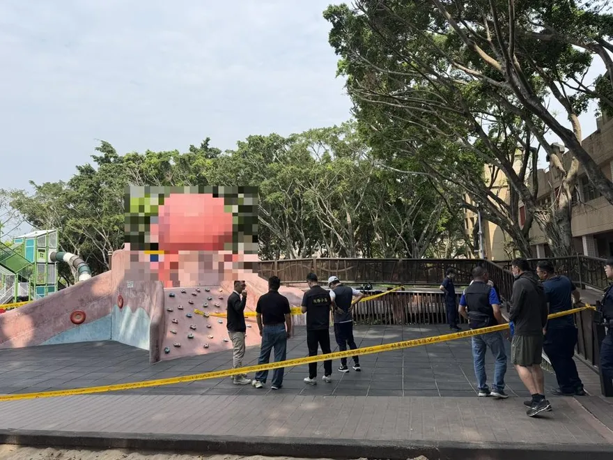 板橋溪北公園38歲男遭割喉、切腹浴血亡　身旁有刀