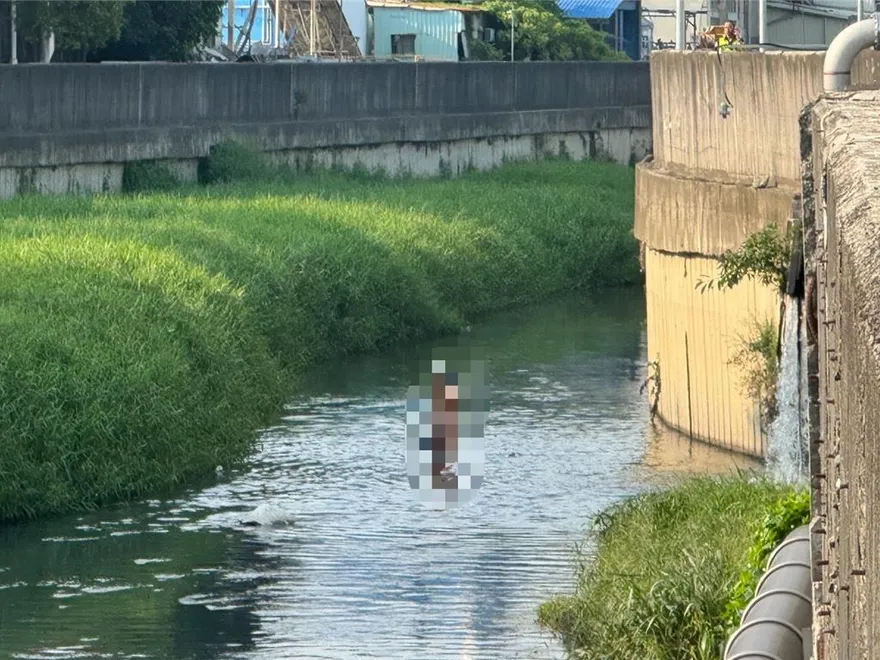 影/找到了！機車男闖國1「墜4樓深橋下」幸運僅擦傷