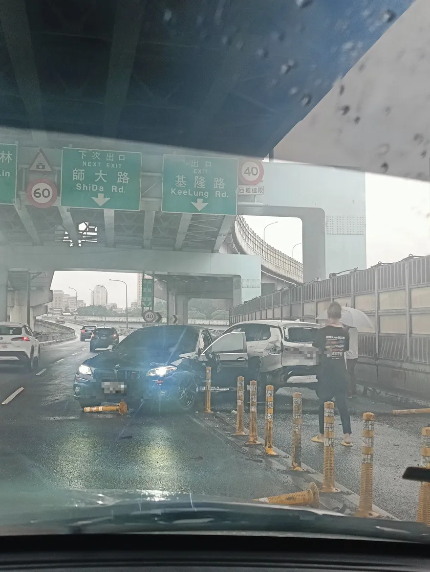 「水源快」車禍全線封、進城塞爆　他打滑失控釀禍