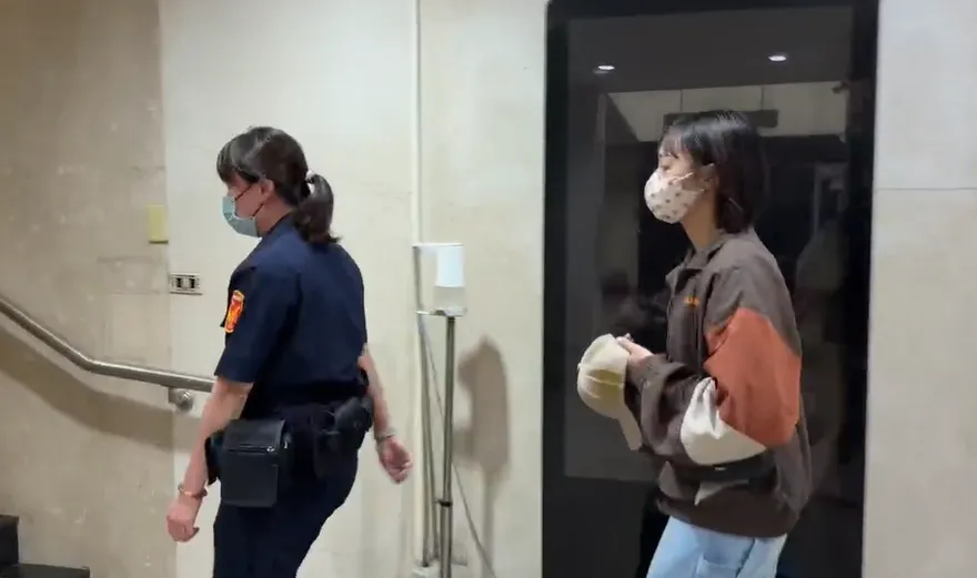 女警替舊愛查個資10萬交保！　前男友背後疑有藏鏡人