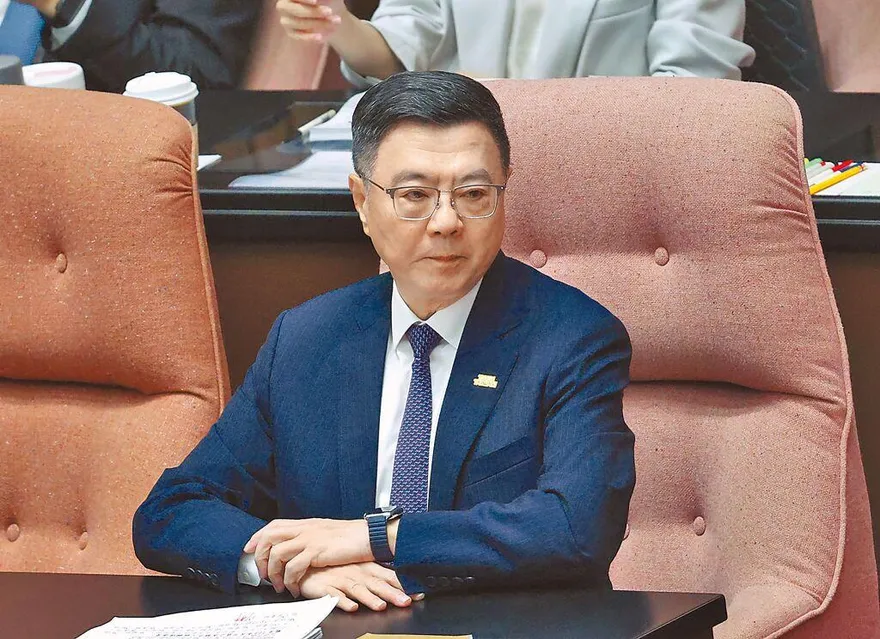 卓榮泰喊「馬鈴薯每顆檢查」被罵翻！卡神抓狂開第一槍：低能兒