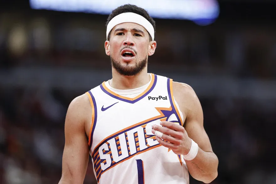 NBA/撤銷技犯但重罰布克110萬！聯盟：裁判「黑哨」毫無根據