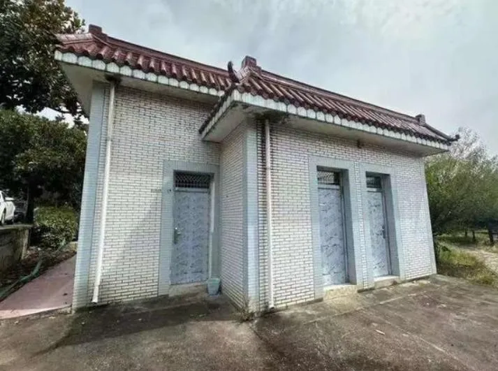 拍下蔣介石故居旁「豪宅」！陸男砸千萬買法拍屋竟是「社區廁所」