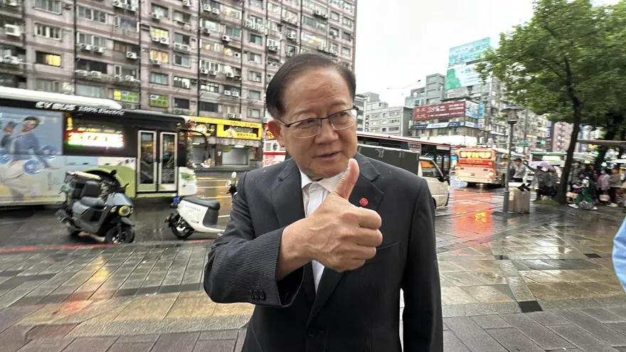 影/北市銀行搶案警速逮搶匪　前警署長陳國恩到場