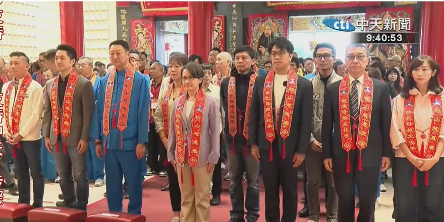 影/沈伯洋剪頭髮驚天變！同框蔣萬安雙強對決？徐巧芯第一眼反應絕了