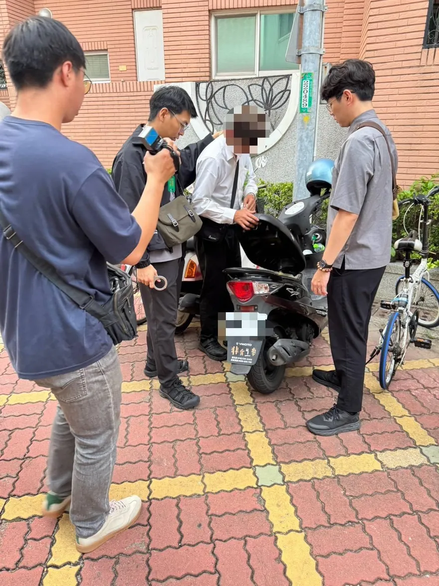 怒斥惡狼王八蛋！光電廠員工摀嘴拖行女學生…淪社會新聞主角