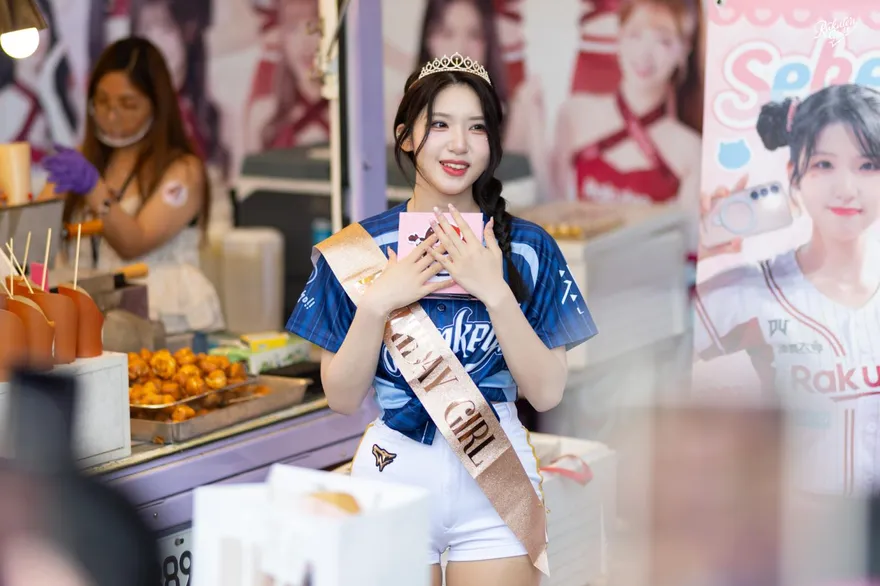 廉世彬在台過生日哭了！揪金佳垠、高佳彬吃海底撈吐心聲