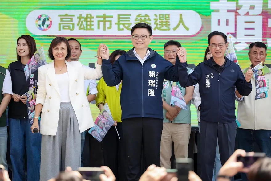 邱議瑩來了！初選後首度合體賴瑞隆：一起揮出全壘打