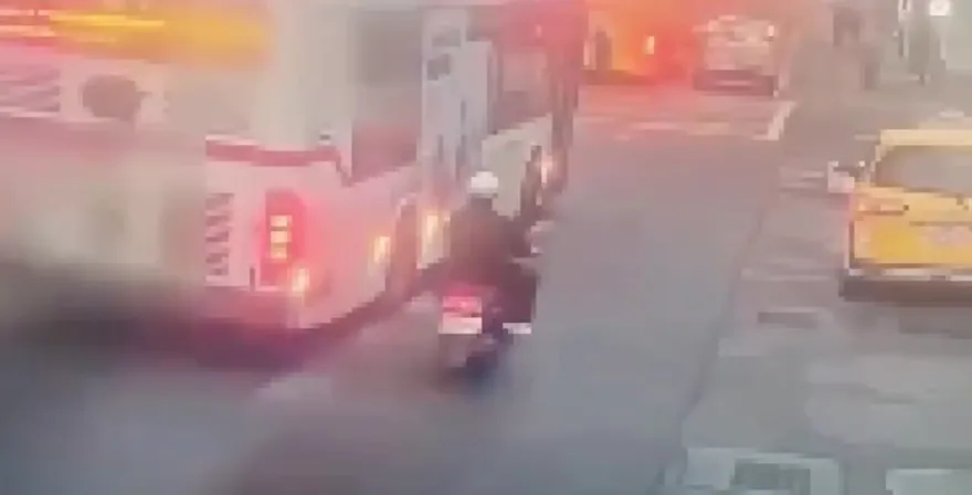 影/喇叭變「戰鬥啟動按鈕」！北市公車司機遭騎士衝上車毆打