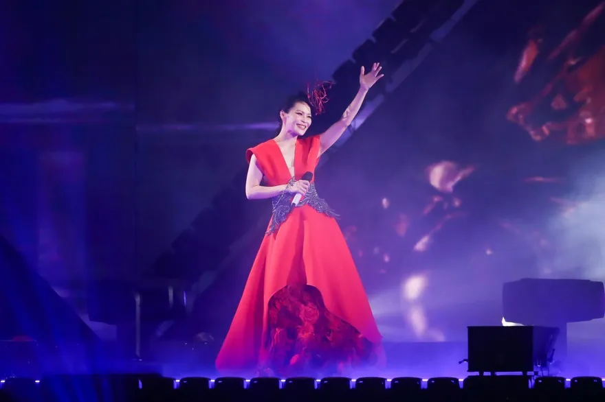 聲帶萎縮！周蕙靠類固醇完成演唱會　醫揭4大治療方案