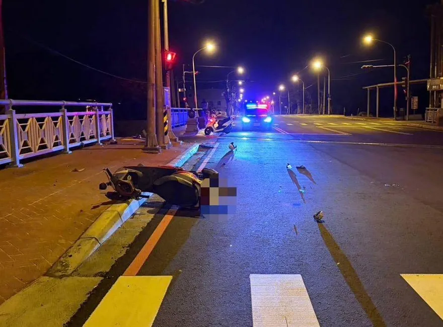 影/救不回！苗栗公館男騎士撞電桿「頭胸重創身亡」