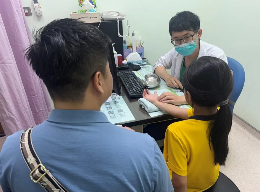 七歲女童胸部脹痛竟是性早熟！中醫籲：勿自行服用轉骨方