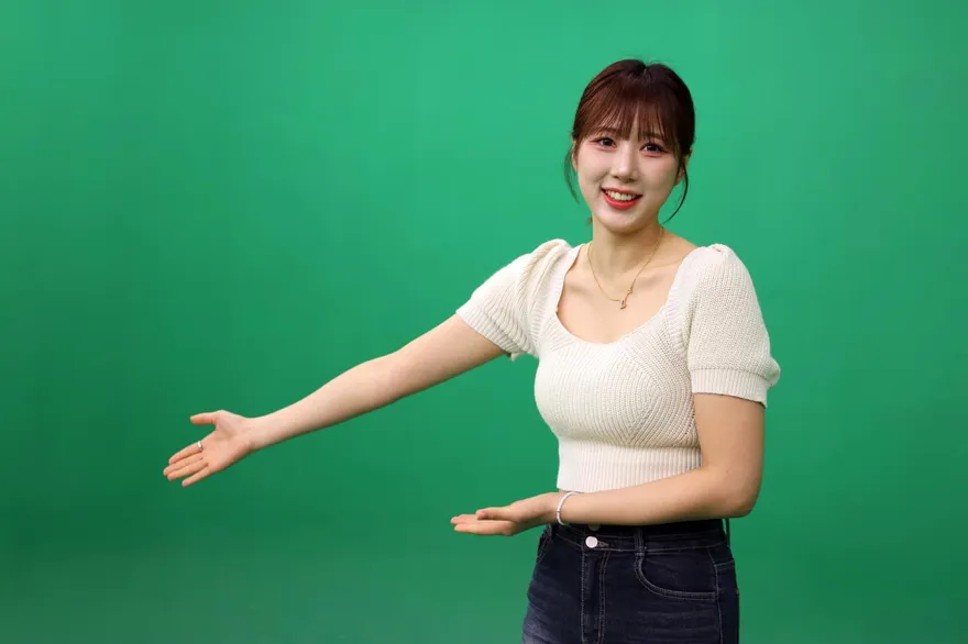 獨/啦啦隊「六角女神」李今珠化身主播　驚呼「實況直播」太神奇