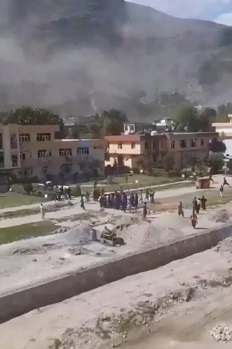 和談破功！阿富汗怒控巴基斯坦射飛彈　砲擊大學與民宅92傷亡