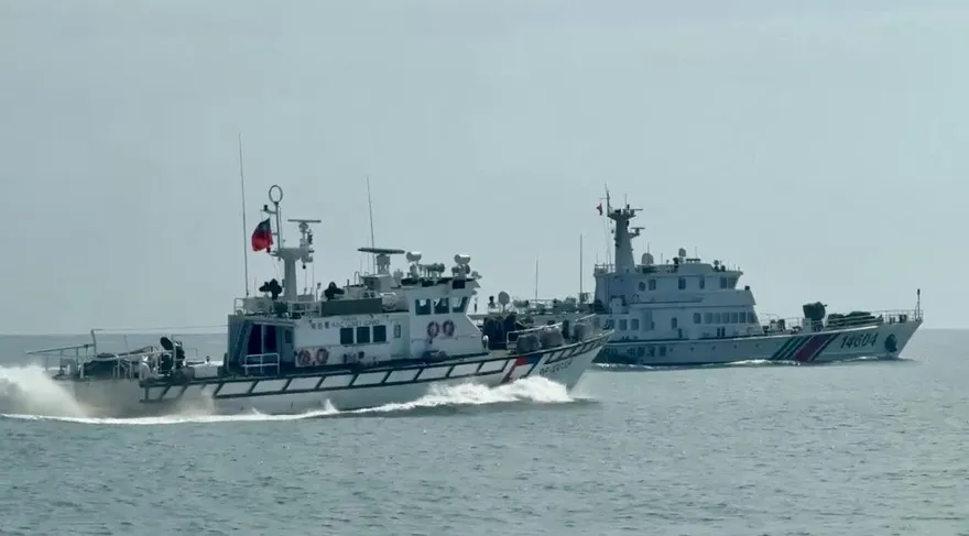 大陸海警船再度越界侵金門水域！海巡「一對一」併航強硬驅離