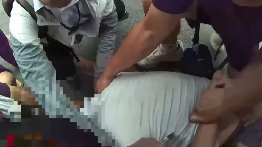 影/新北驚見可怕攻擊！女高中生被跟蹤「外婆、里長慘被打」