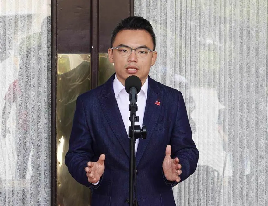 鄭銘謙任兄弟開賽嘉賓炎上！洪孟楷籲：所有部會首長業務應先做好