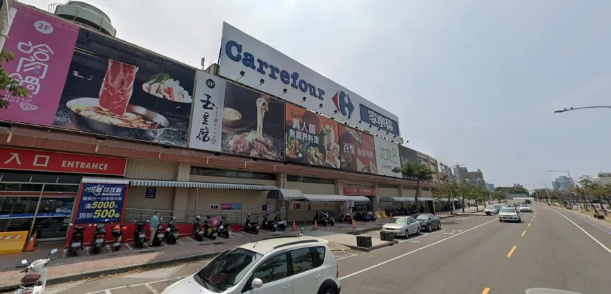 比8點檔更猛！家樂福愛河店「熄燈變點燈」劇情神展開