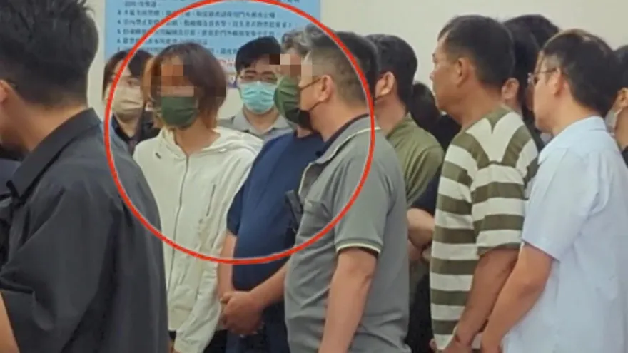 3個人擠不出1滴眼淚！女大生全家去靈堂僅鞠躬　女警未婚夫怒
