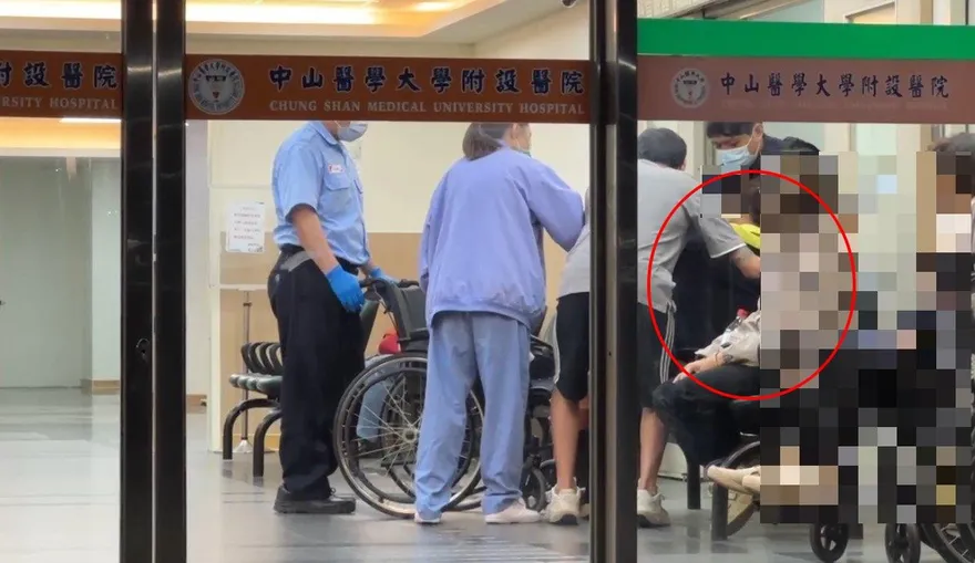影/台中深夜41歲男「頭部中彈」亡　母接噩耗傷心到癱軟
