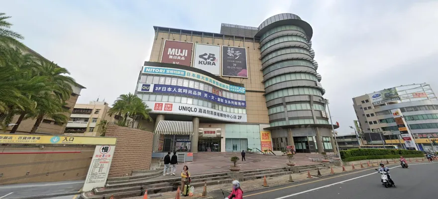 嘉義耐斯女廁驚見「神祕黑洞」疑偷拍！業者：衛生紙盒鑽孔
