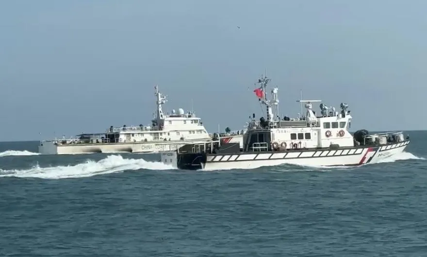 影/大陸海警船再侵擾金門水域　海巡艦艇併航監控驅離