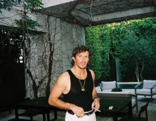 英國實境秀明星霍爾度假身亡！享年35歲　警：疑頭撞玻璃門意外