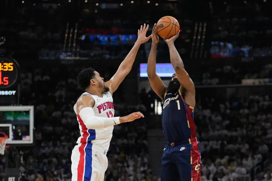 NBA/哈登關鍵時刻連拿7分！騎士力克活塞扳回一城