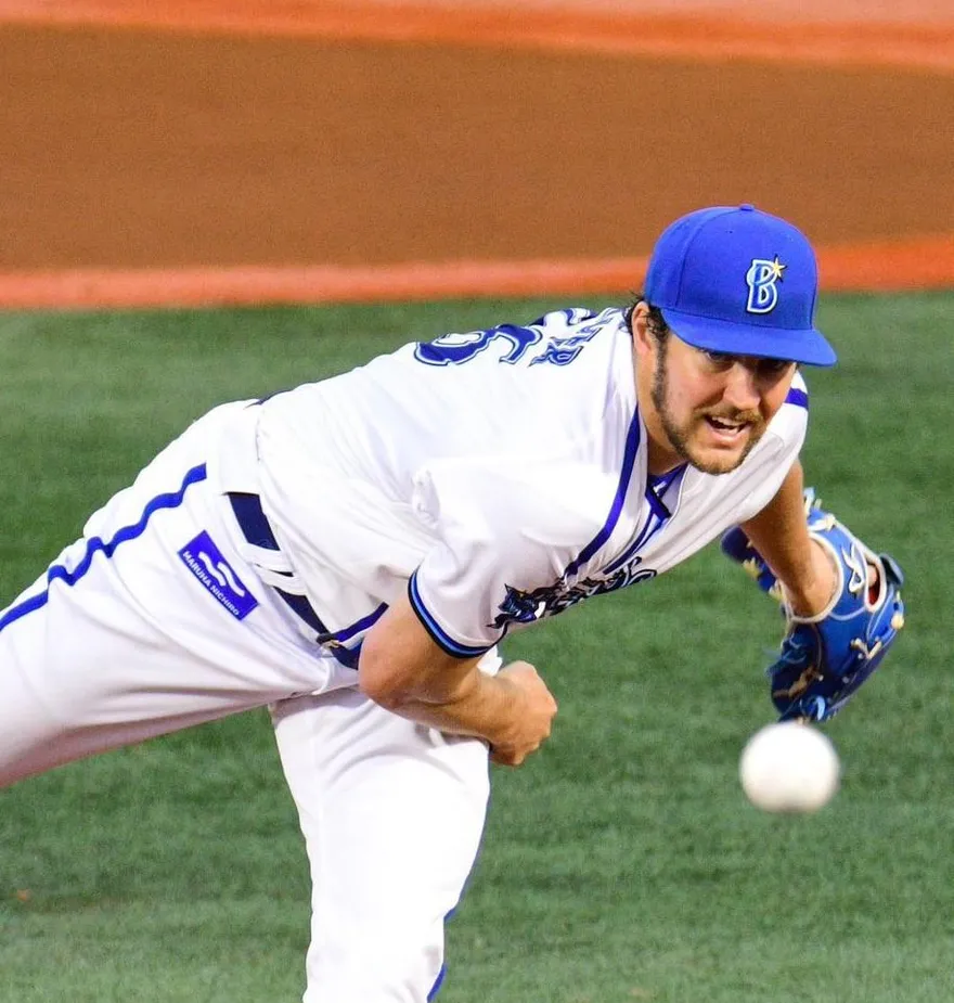 影/夾殺不成變滿壘！怨橫濱隊友守備太拙　包爾火大自己來