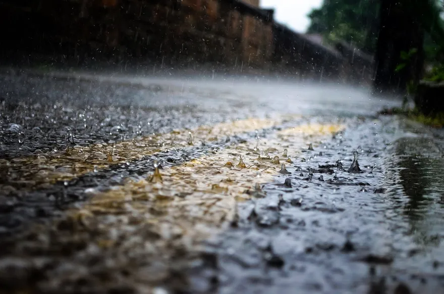 「雨神同行」免驚！瑞典旅行社推「天氣保證」　降雨量達標就發補償金