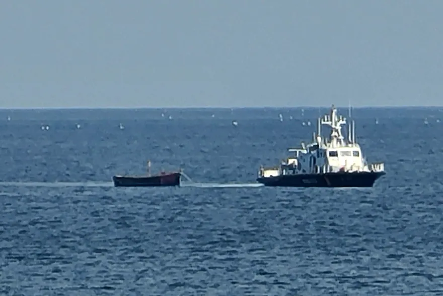 北韓商船漂流日本海10天不斷求助　南韓海軍出動提供人道救援