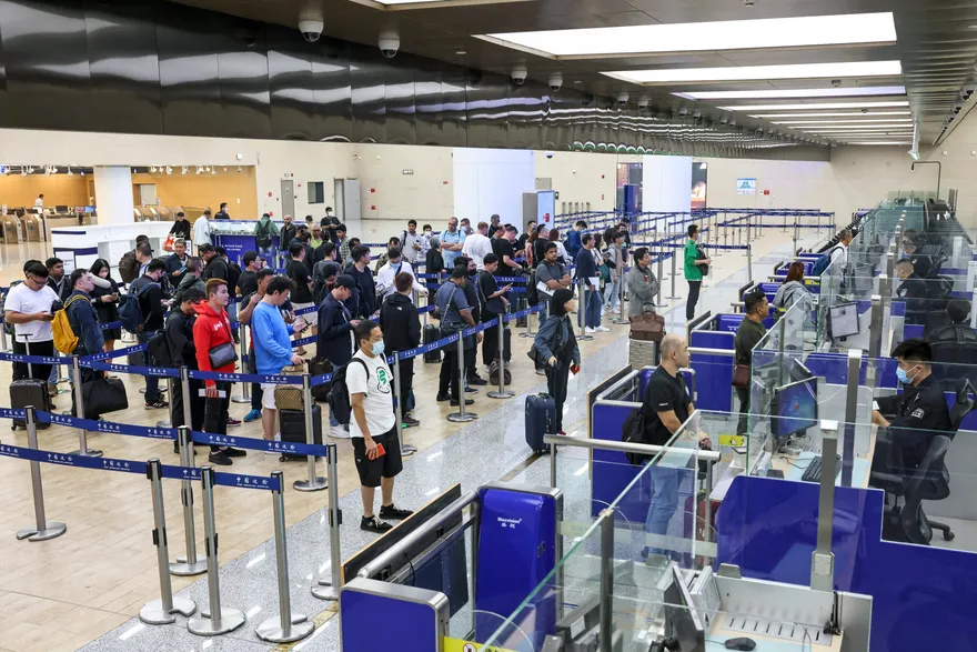 再放寬！大陸海關總署宣布　11/1起出入境「免填健康申報卡」
