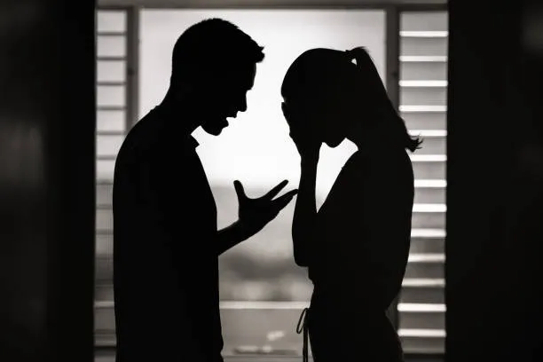夫妻吵架…高雄男怒報復她全家：送你們警示戶！