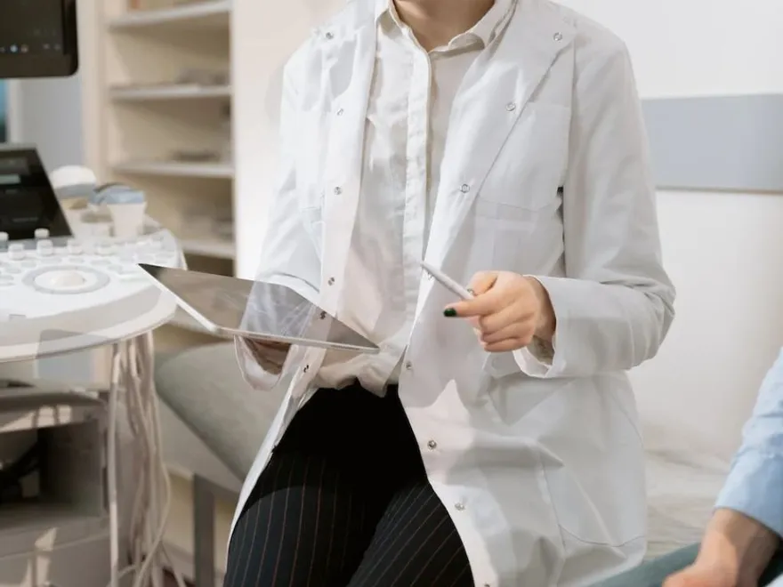 她20歲看婦產科女醫生！　想吃藥調經被罵不檢點：年紀輕輕避孕真丟臉