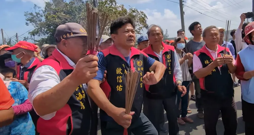 白沙屯媽祖/「粉紅超跑」路過新街玄武宮...玄天上帝超激動！　媽祖應邀與老友寒暄