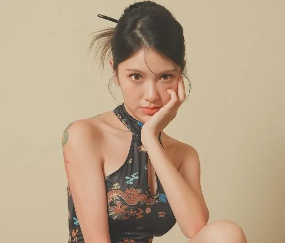 超正「酸菜魚闆娘」上節目遭酸「有乾爹」！　她限動霸氣反擊
