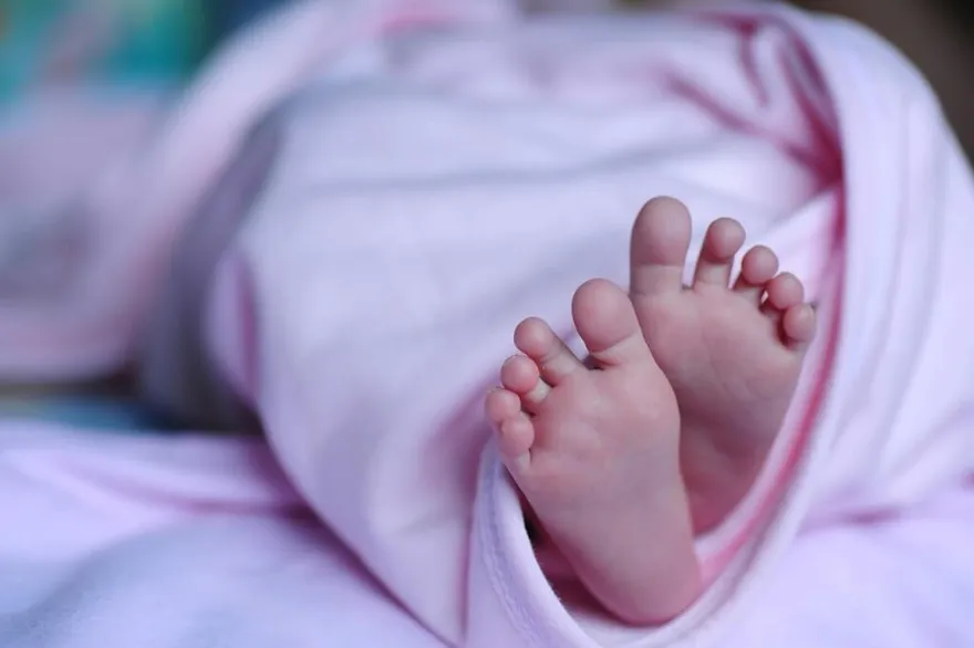 無照1次收托4孩！台中1歲童爬進衣櫃噎死　保母稱外出委託子女照顧