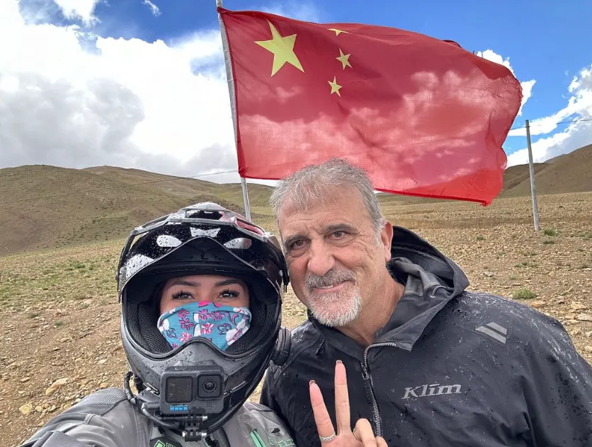 影/雙標？西班牙女網紅批西藏廁所髒、咖啡貴　曾在印度遭性侵仍讚偉大國家
