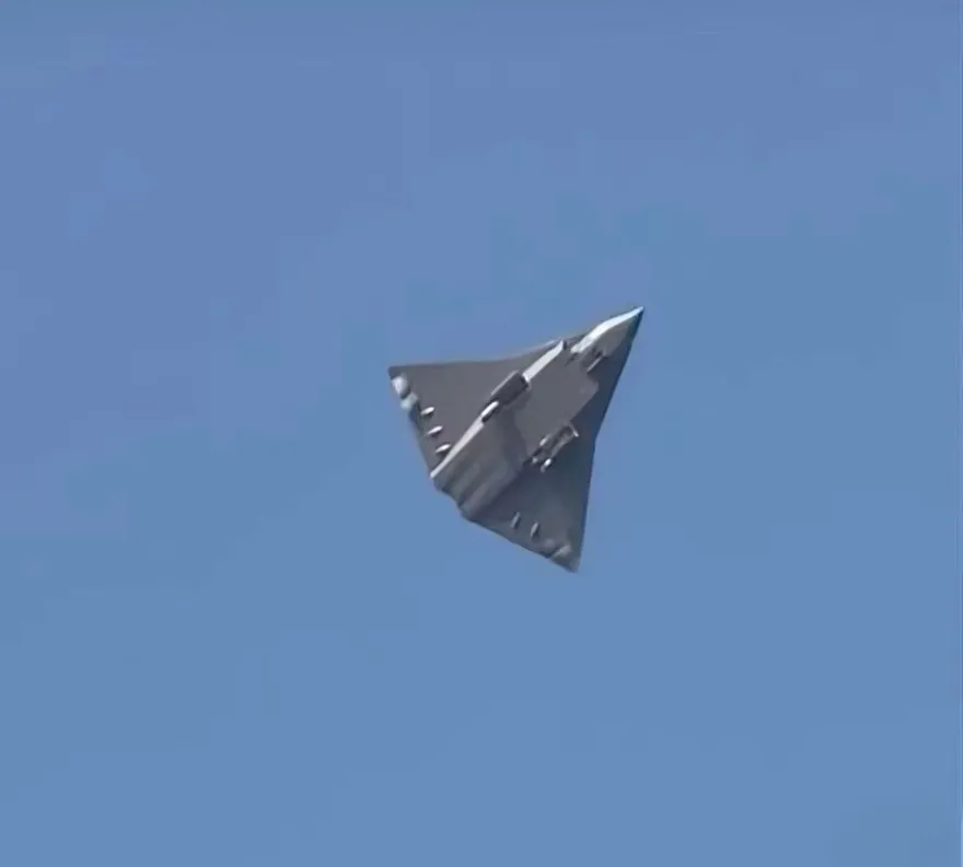 全球關注！疑陸「六代戰機」試飛　俄專家：需5、6年才能量產