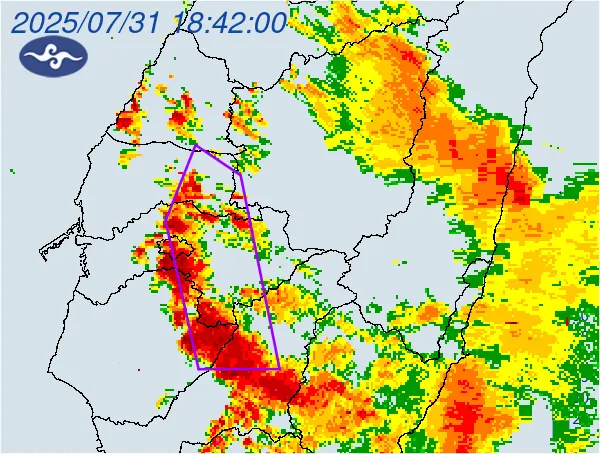 雷雨游擊7縣市！彰化以南雨彈轟炸　3級河川警戒增嘉縣、高屏