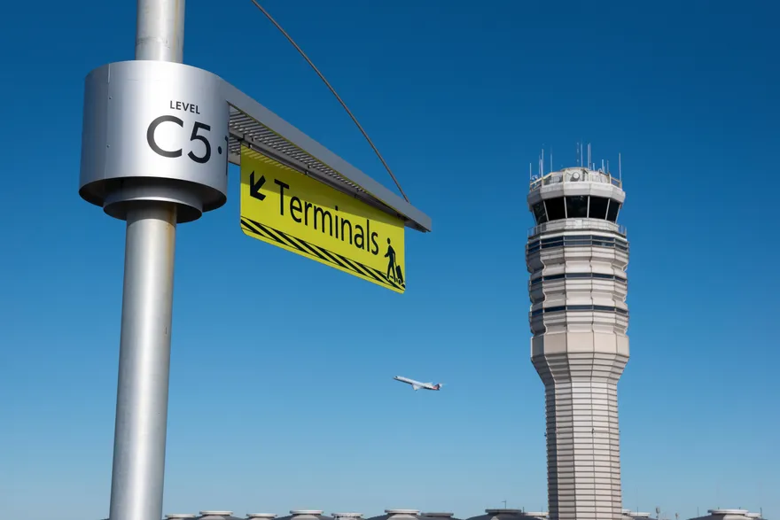 美政府關門航管員領嘸薪　FAA宣布砍40個機場10%航班