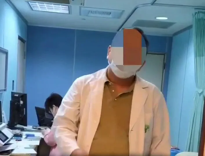 影/悍婦沒掛號「闖診間嗆名醫」！　po文取暖遭嗆爆秒刪