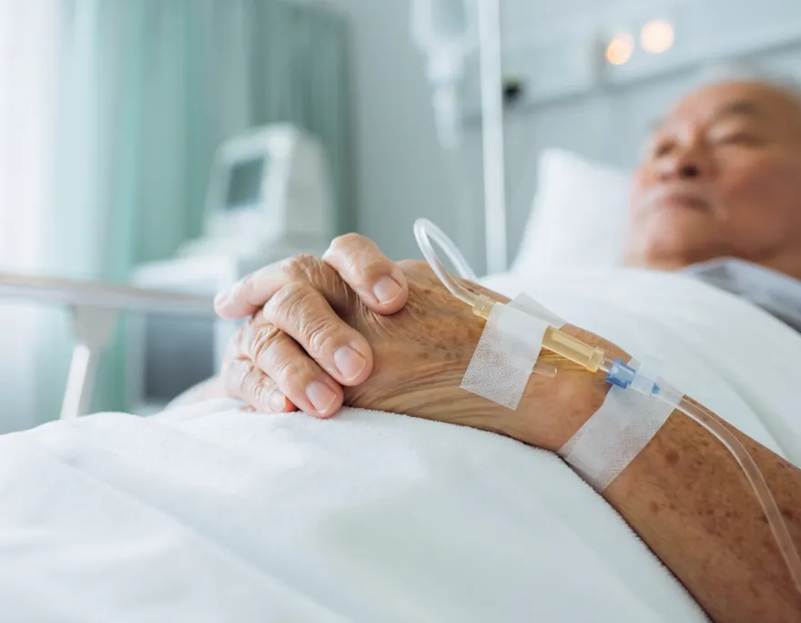 長照折磨人！女兒願付外傭3萬月薪　網友曝親顧一周就送安養中心