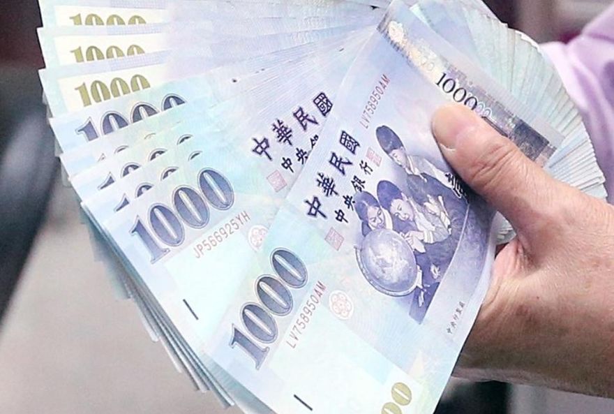耶誕節發錢囉！勞保局「2筆津貼」今入帳　記得刷存摺