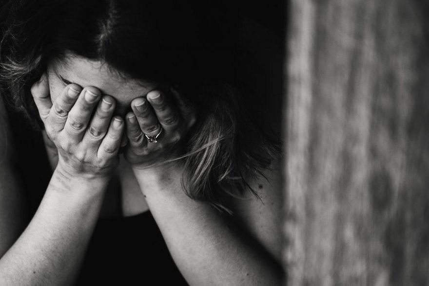 渣父動手打女兒只為「轉移扶養權」　前妻不服判決上訴…網怒：枉為人父母