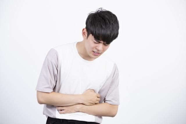 中秋烤肉後「上吐下瀉又腹痛」遭誤判膽結石　他膽囊差點被摘掉